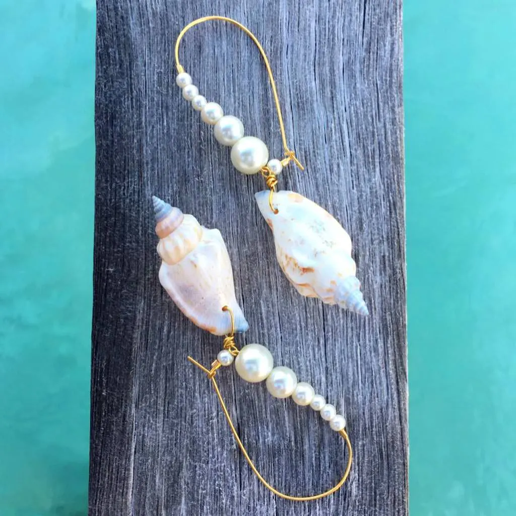 Conch Shell Charm Pearl Hoop Earrings