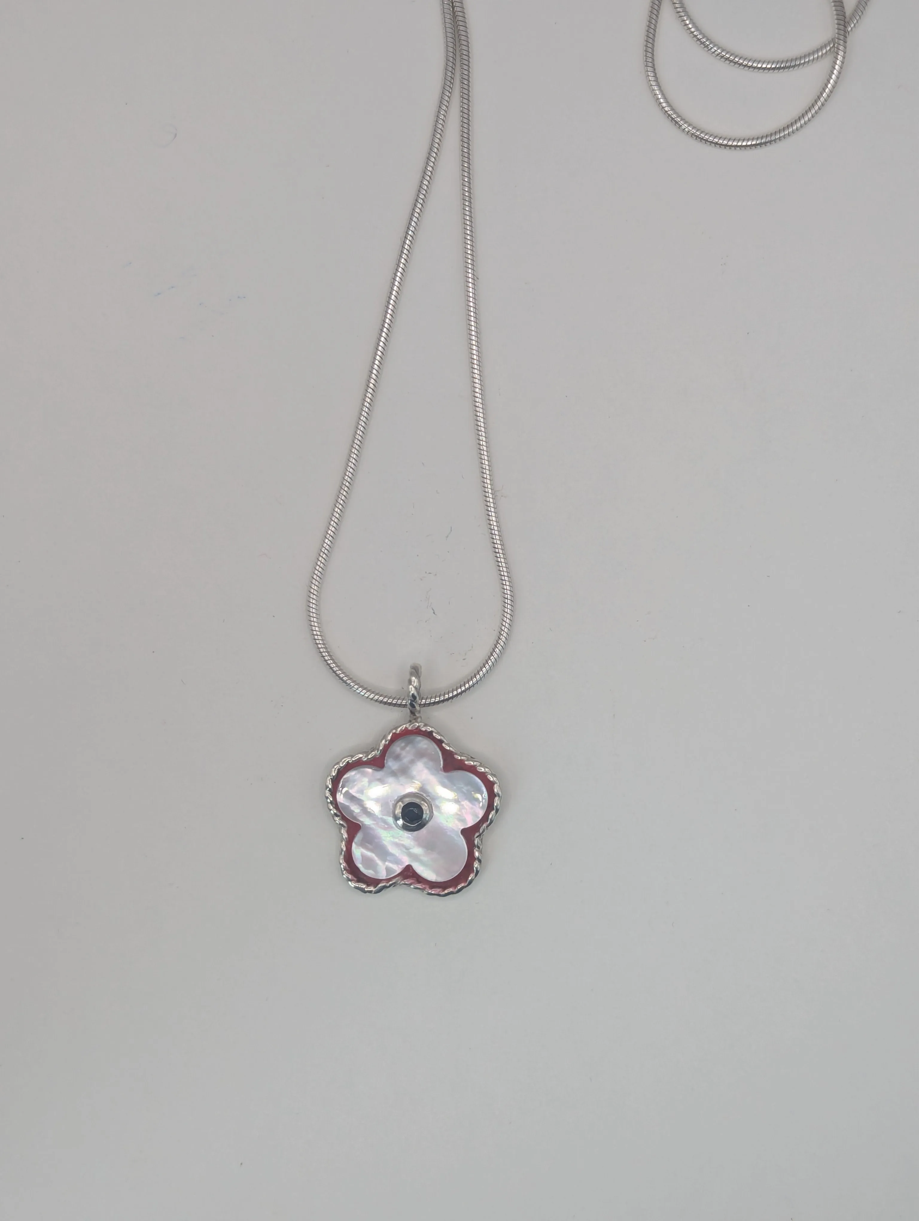 Flower pendant - mother of pearl with red border