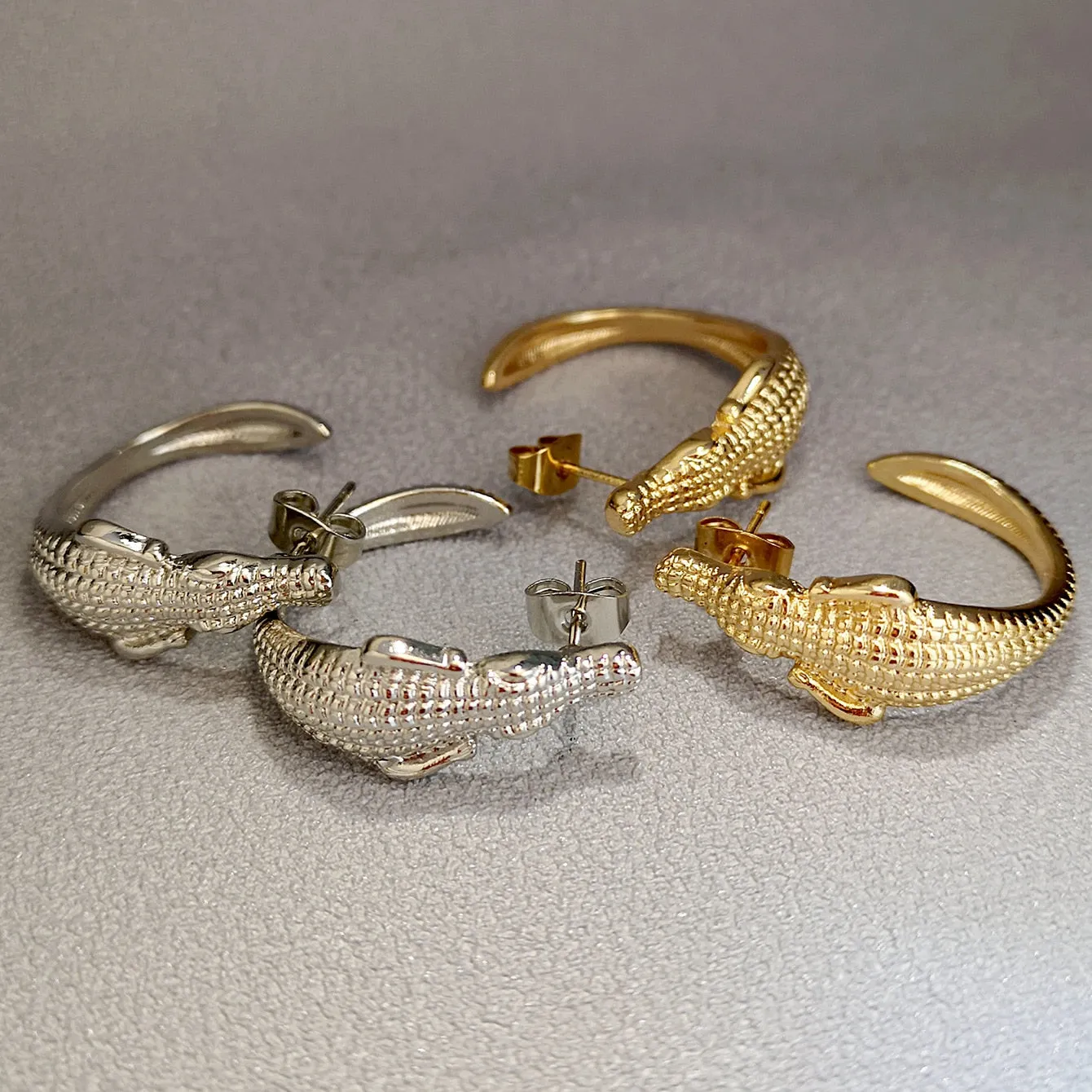 TEEK - Up Tailed Crocodile  Hoop Earring