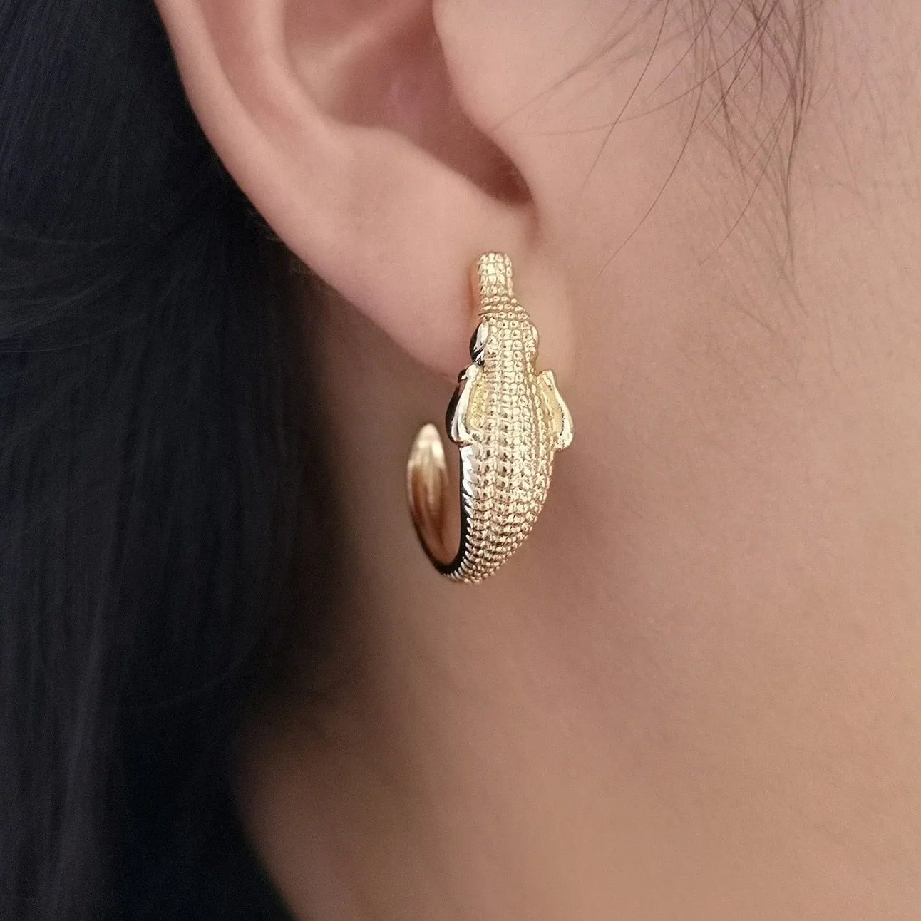 TEEK - Up Tailed Crocodile  Hoop Earring